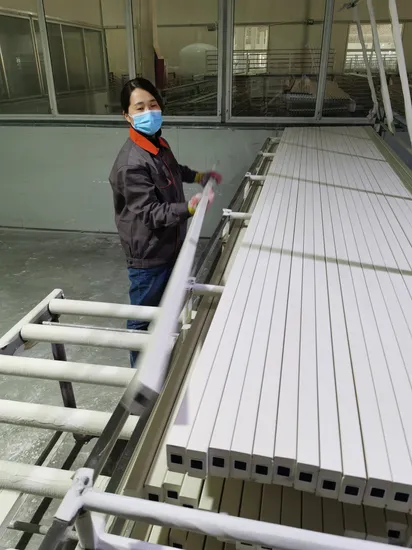 Аксессуары для поворотных затворов из ПВХ сверху/снизу для гостиной с красивой ценой